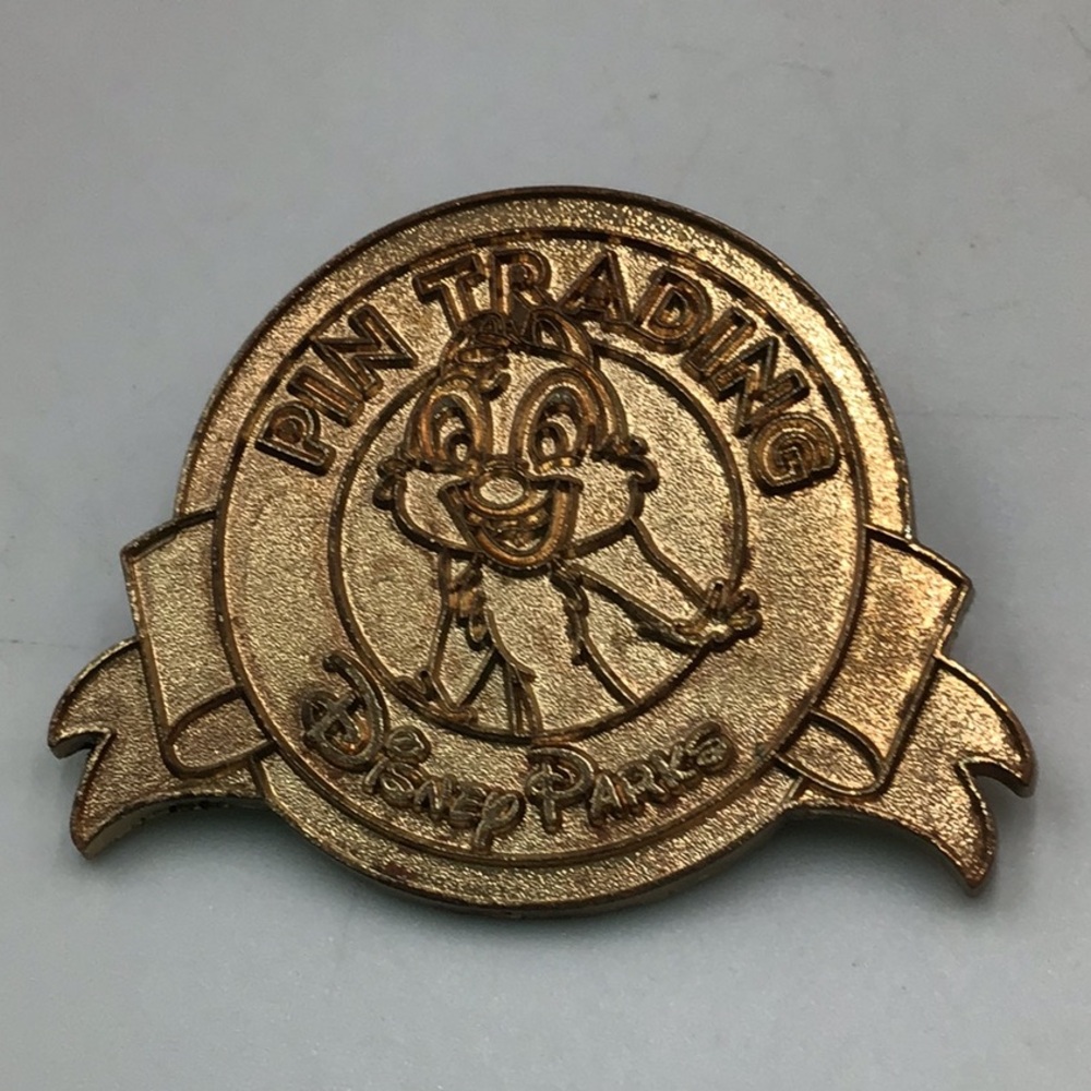 Disney Pin Trading 2011 Gold Pin Chip N Dale Limited Release